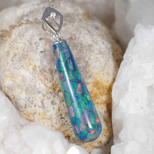   *  A CLEAR DIRECTION STERLING SILVER AUSTRALIAN OPAL NECKLACE